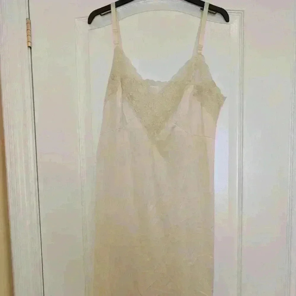 Vintage classic slip off white with Lacey trim size medium
